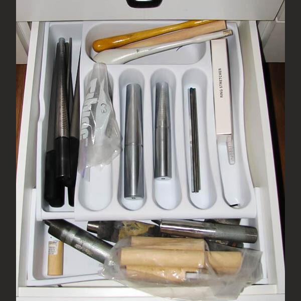 Using kUsing kitchen drawer organizer to organize metalsmith toolsitchen tools to organize metalsmith tools in drawers